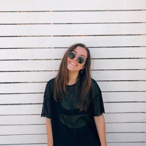 Meet your Posher, Julia